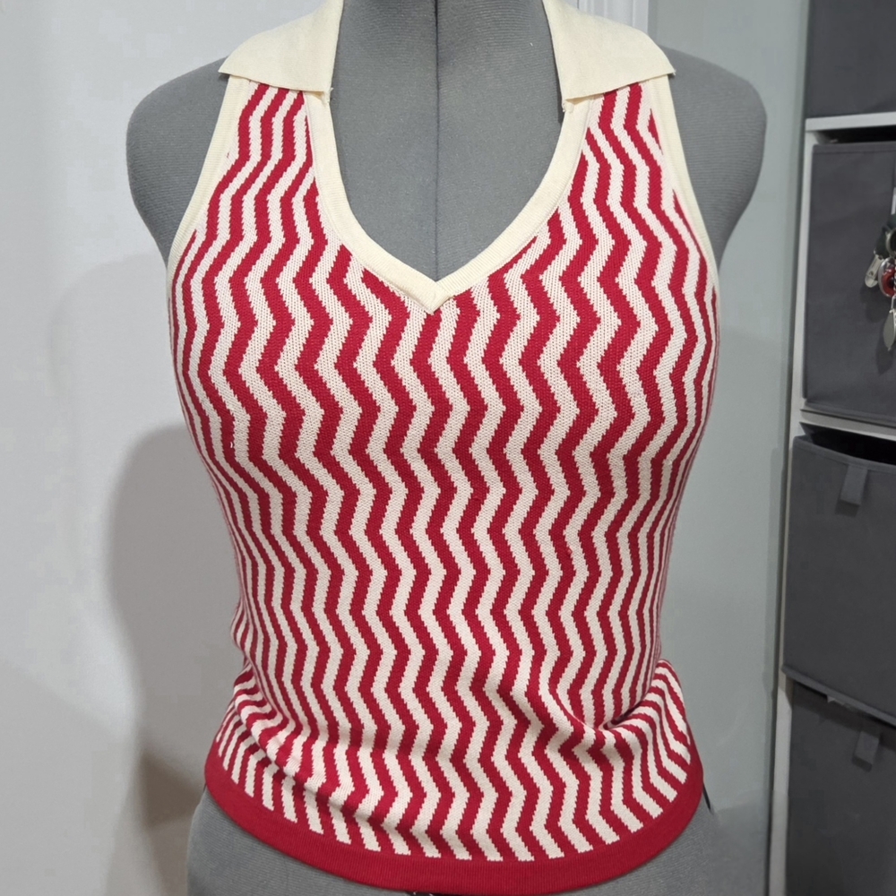 Skies Are Blue Red and Cream Zigzag Top